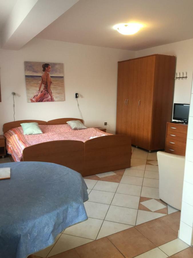 Apartment Villa Ana โอปาติยา ภายนอก รูปภาพ