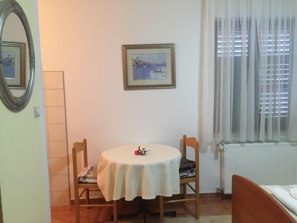 Apartment Villa Ana โอปาติยา ภายนอก รูปภาพ