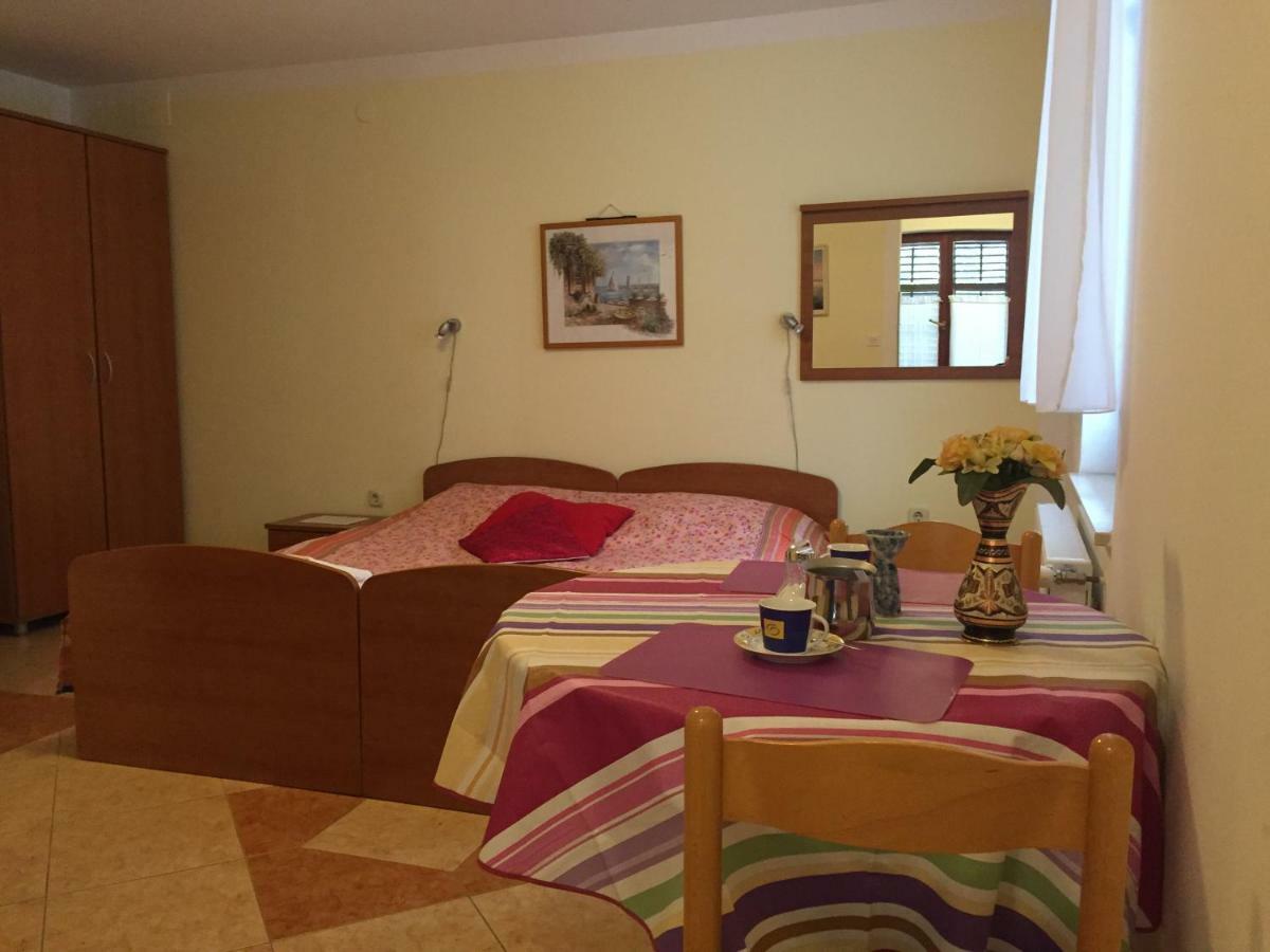 Apartment Villa Ana โอปาติยา ภายนอก รูปภาพ