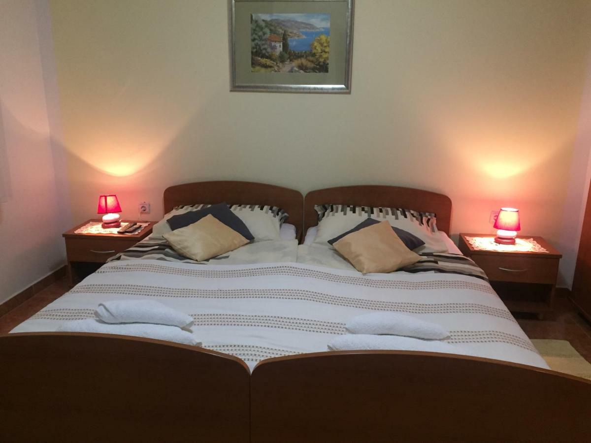 Apartment Villa Ana โอปาติยา ภายนอก รูปภาพ